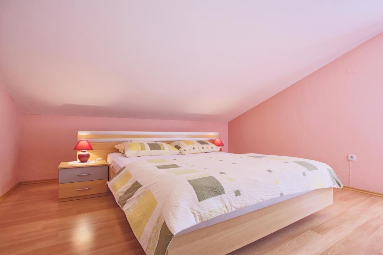 Appartement Mladen *