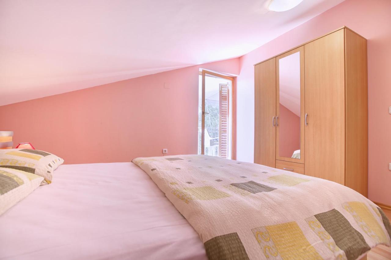 Apartment Mladen